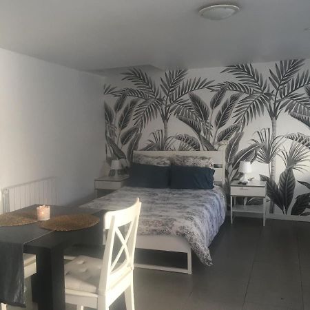 Lolita Place أوبيرني المظهر الخارجي الصورة